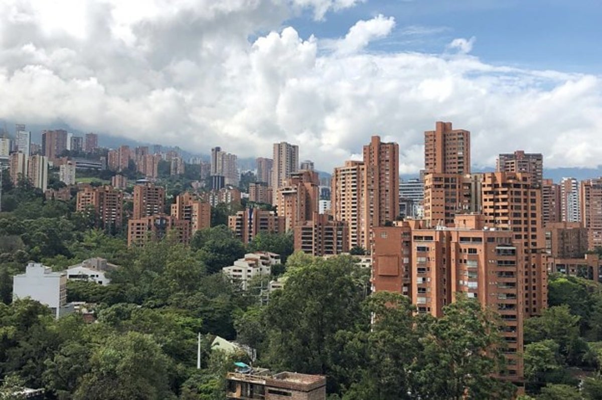 What to chat about online in Medellín