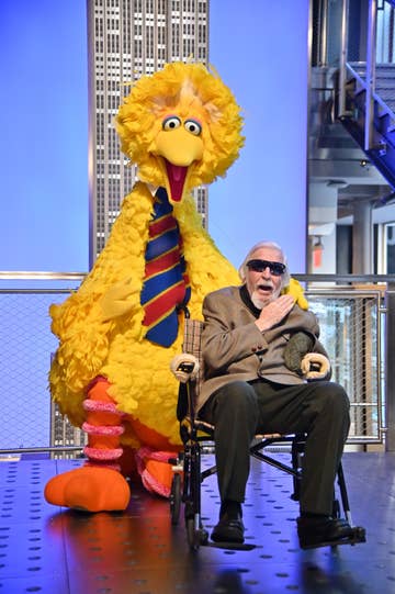 Caroll Spinney Sesame Street Puppeteer Behind Big Bird And