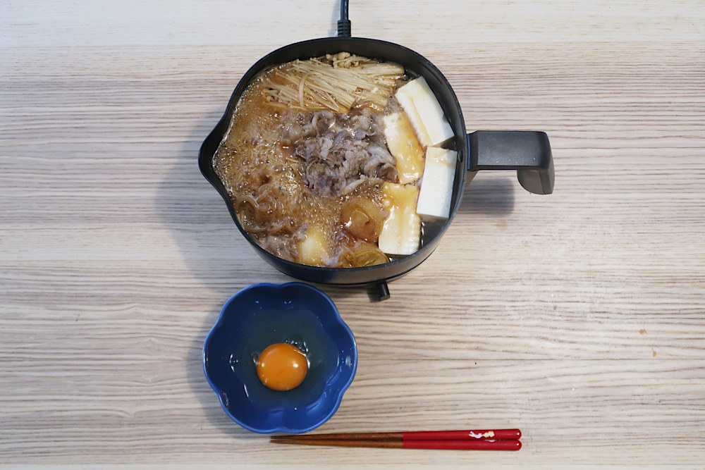 湯沸かしも鍋もラーメンも！「おりょうりケトルちょい鍋」が卓上