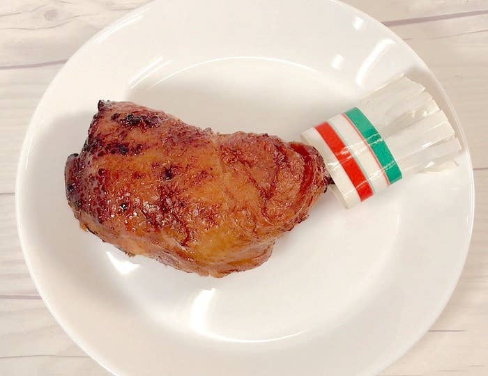 ローソンが売ってる 肉 がヤバい これ コンビニの域を完全に超えてる ローソンが売ってる 肉 がヤバい これ コンビニの域を完全に超えてる