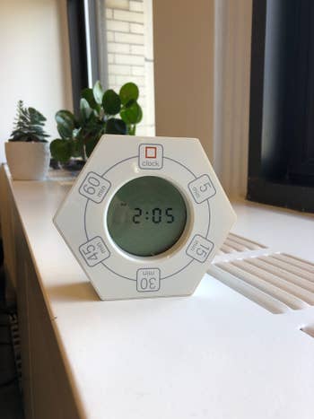 BuzzFeed Shopping member's picture of the rotating timer