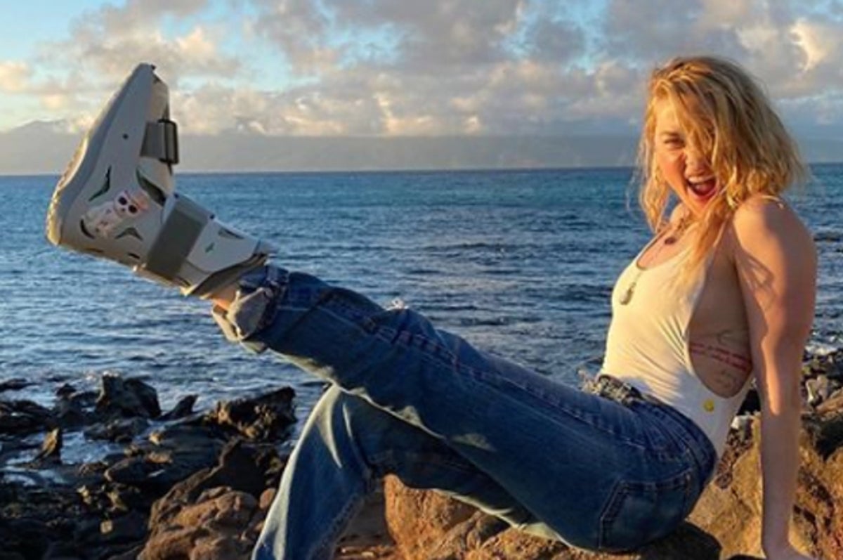 Amber Heard Is Destigmatizing The Soft Medical Boot In Courageous New  Instagram Pictures