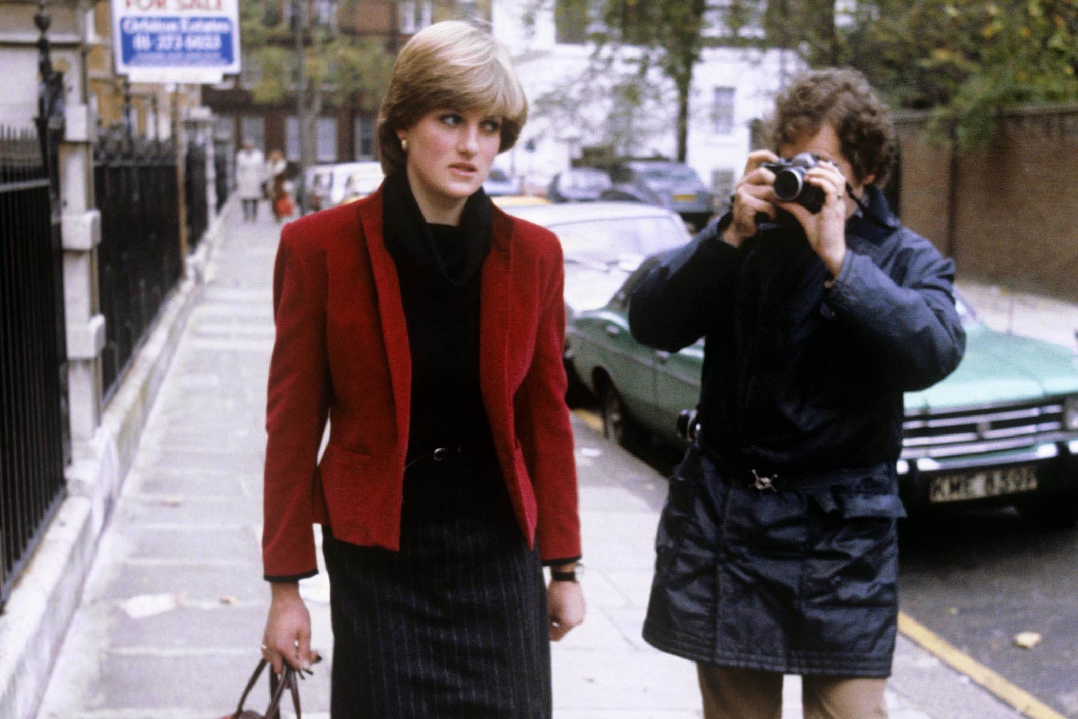 22 Fotos de la princesa Diana que podrían explicar por qué el príncipe Harry tomó esa decisión