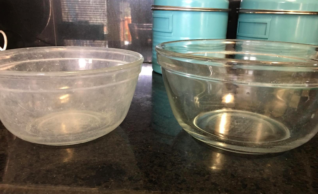 A customer review photo showing their glass bowls washed with and without the hard water powder