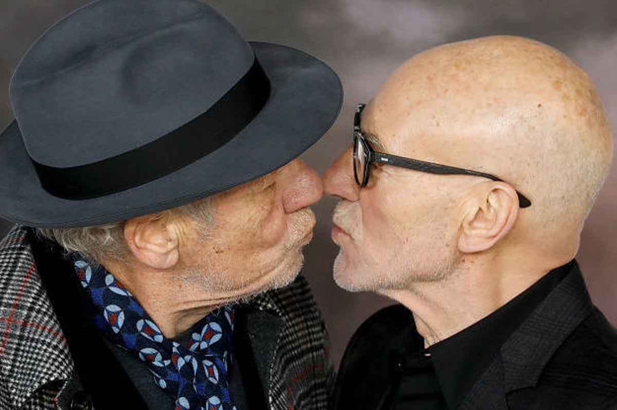 These Pictures Of Sir Patrick Stewart And Sir Ian Mckellen Kissing On The Red Carpet Are Just Really Nice To See