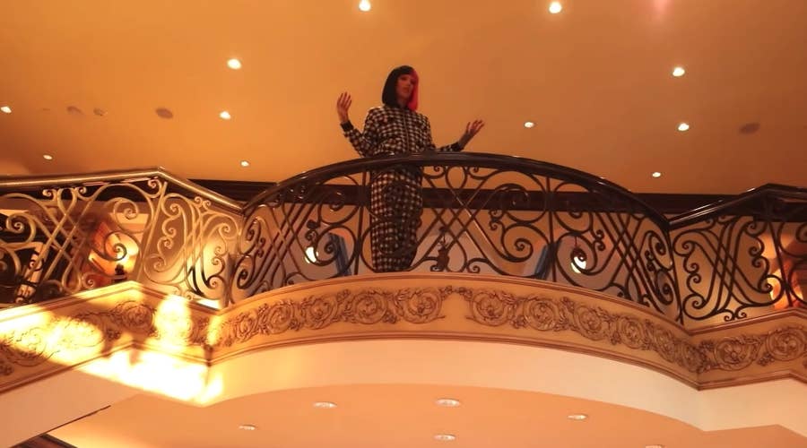 Jeffree Star Gives Tour Of Brand New Dream House