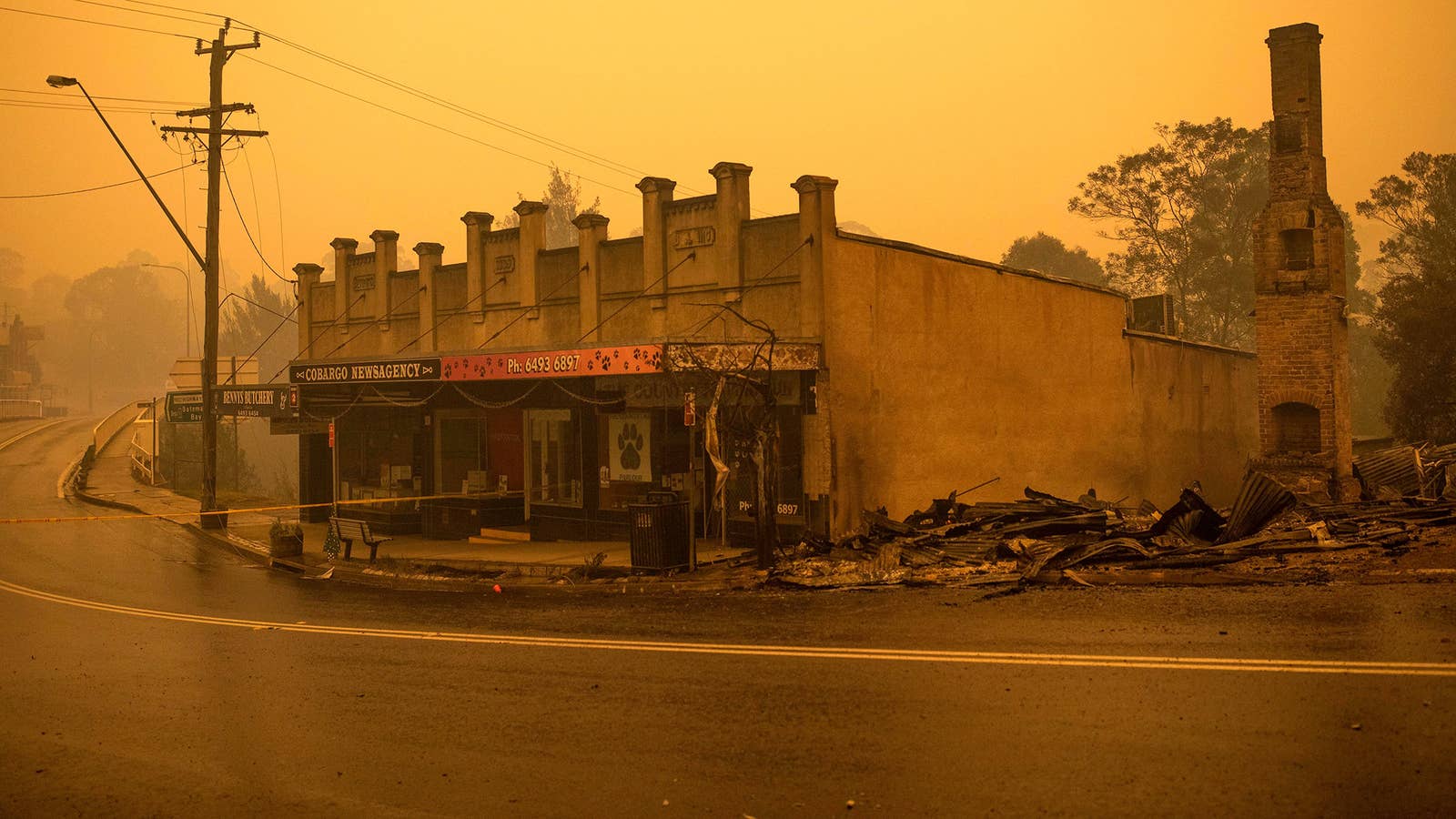 australian bushfire 2020 humanity abandoned houses