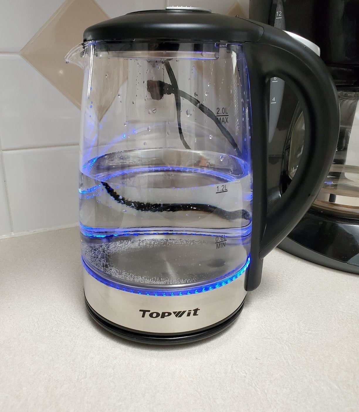 A reviewer&#x27;s electric kettle
