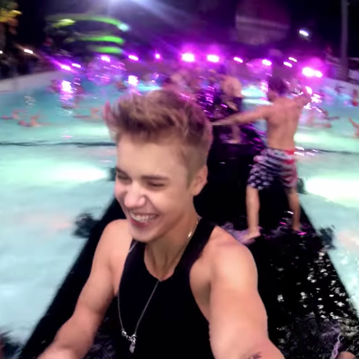 It S Been Eight Years Since Beauty And A Beat Dropped This Is Why It S Still Iconic Af