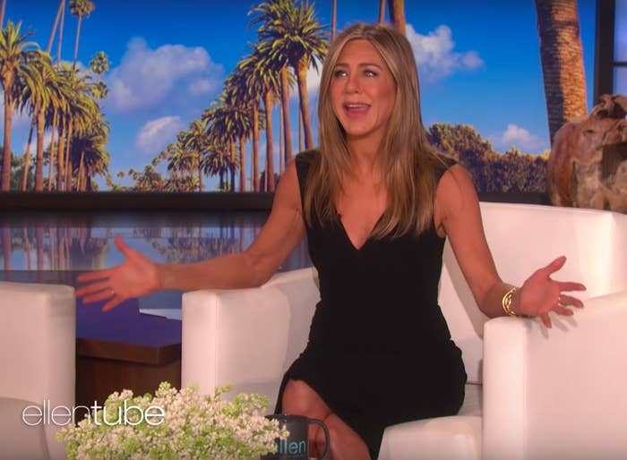 Jennifer Aniston Scared Friends Fans Visiting The Central Perk Set And It Was Absolutely Hysterical