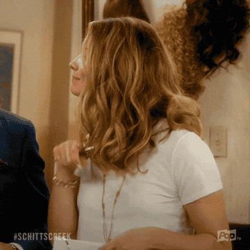 27 Schitt S Creek Behind The Scenes Facts You Probably Didn T Know But 100 Should
