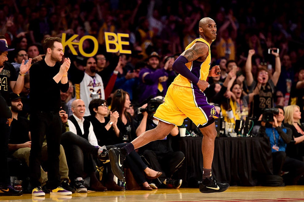 Jay Z wears Kobe Bryant jersey at Super Bowl party in tribute