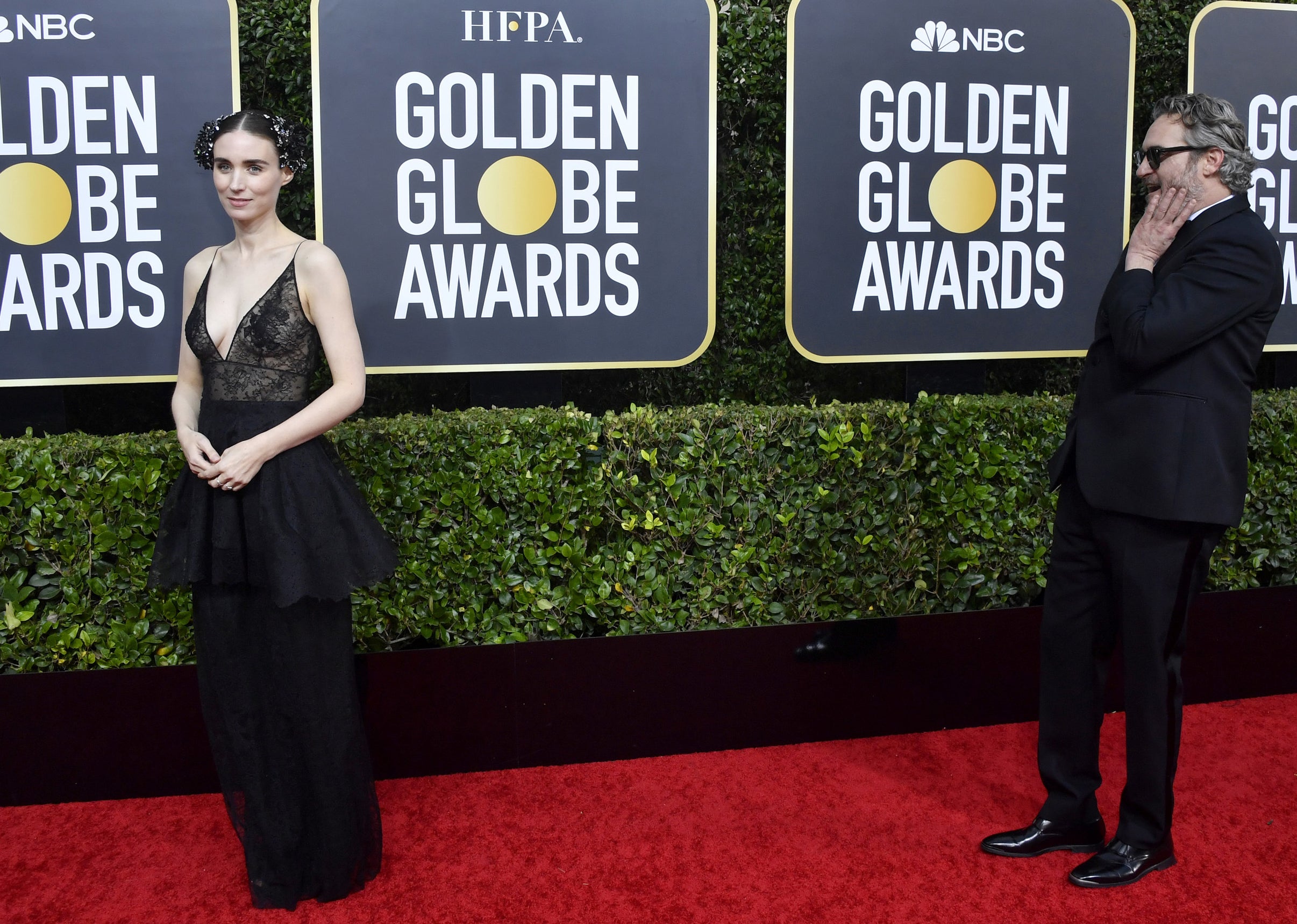 Joaquin Phoenix Admiring His Girlfriend Rooney Mara On The Red Carpet Is  Couple Goals