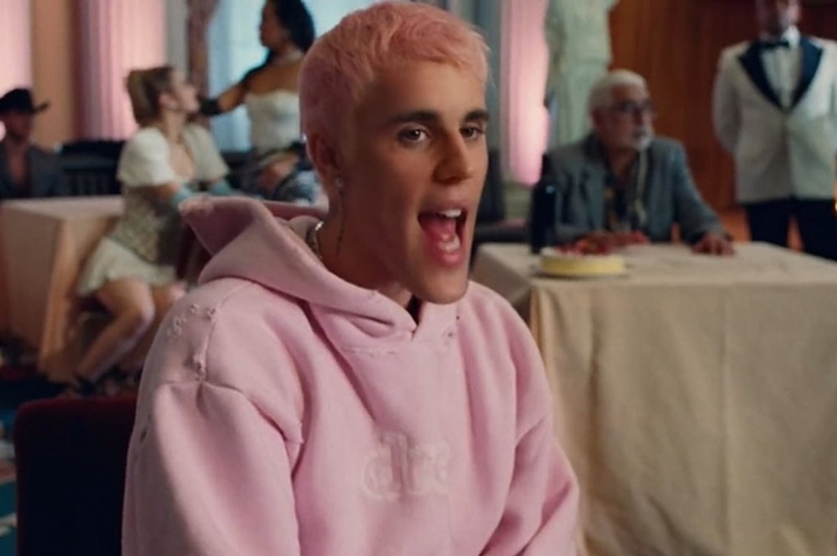 Here S Why Justin Bieber S Chin Looks So Long In His Yummy Music Video