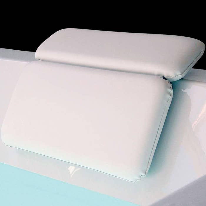 The two-panel bath pillow in white