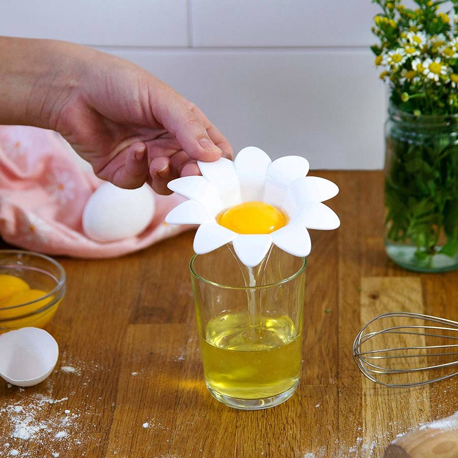  PELEG DESIGN Egguins 3-in-1 Cook, Store and Serve Egg Holder +  Arthur- Soft or Hard Boiled Egg Cup Holder With a Spoon Included Bundle :  Home & Kitchen