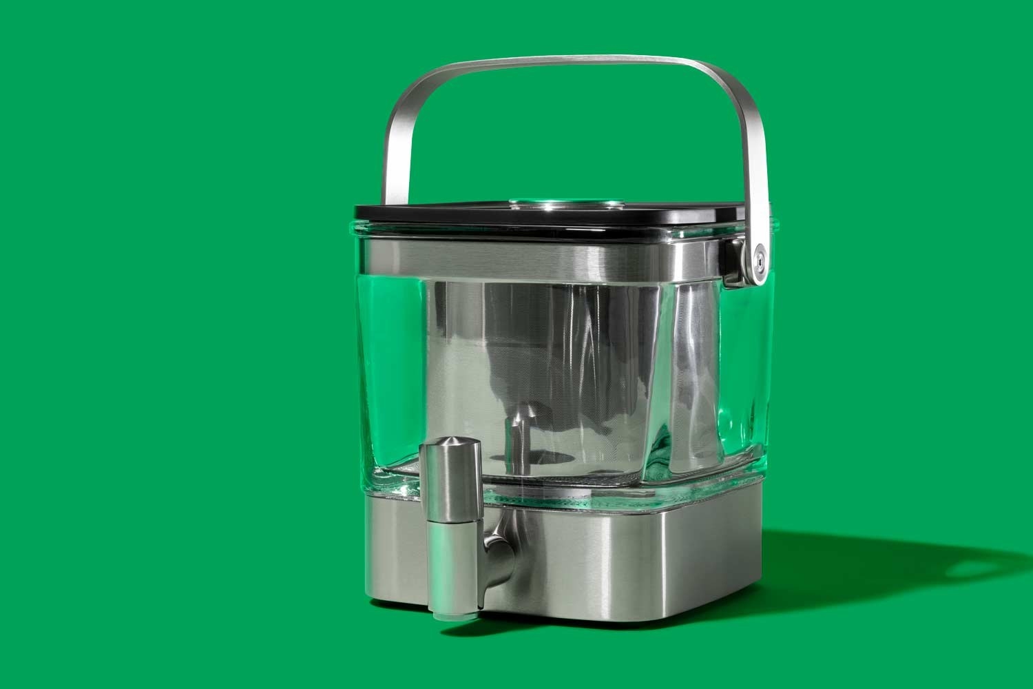 This Cold Brew Coffee Maker is Easy and Affordable