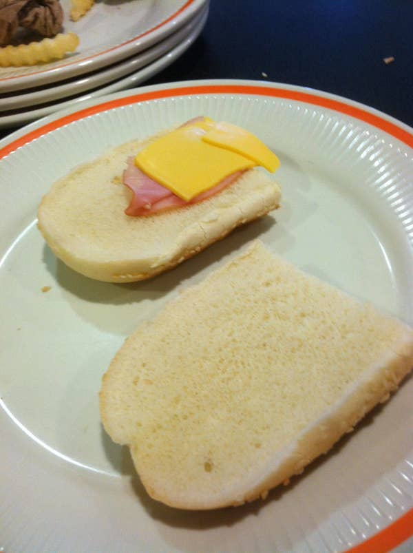 18 Of The Worst College Dining Hall Food Fails