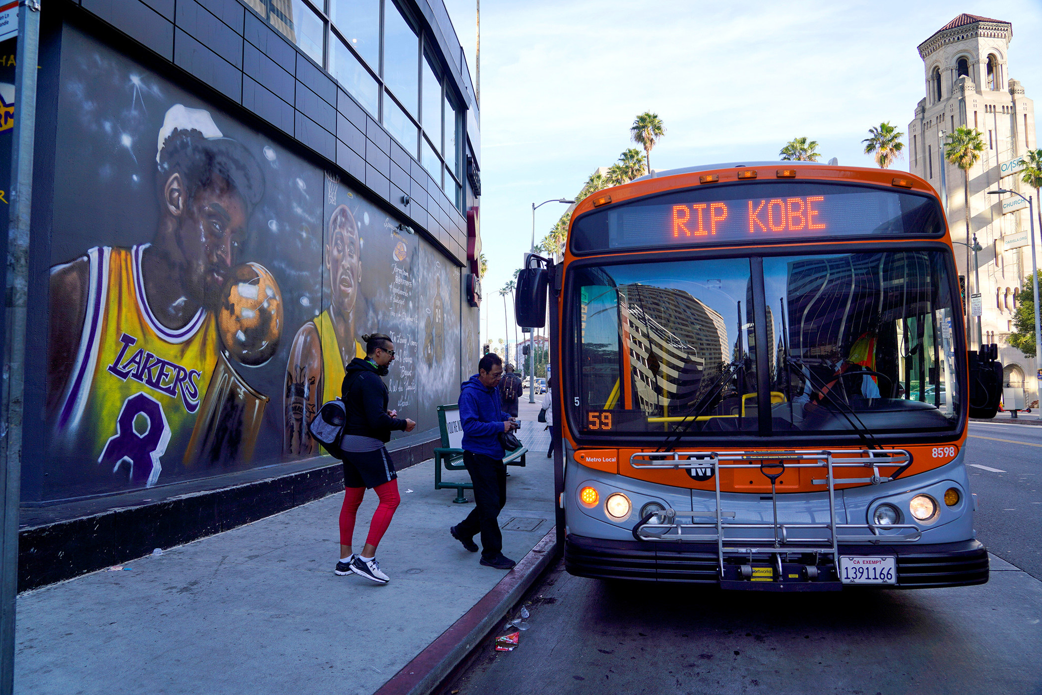 Metro Los Angeles on X: In honor of Kobe Bryant, his daughter Gigi, and  the seven other lives lost on Jan. 26, Metro will be pausing bus and rail  operations for 24