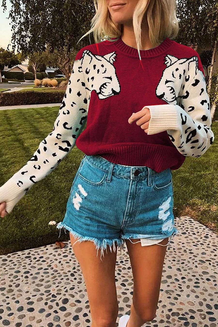 shorts, gucci, roses, denim, stylish, trendy, trendy, fashion, fashionista,  gucci jumper, cropped jumper, high waisted, crop tops, high waisted shorts,  long sleeve crop top - Wheretoget