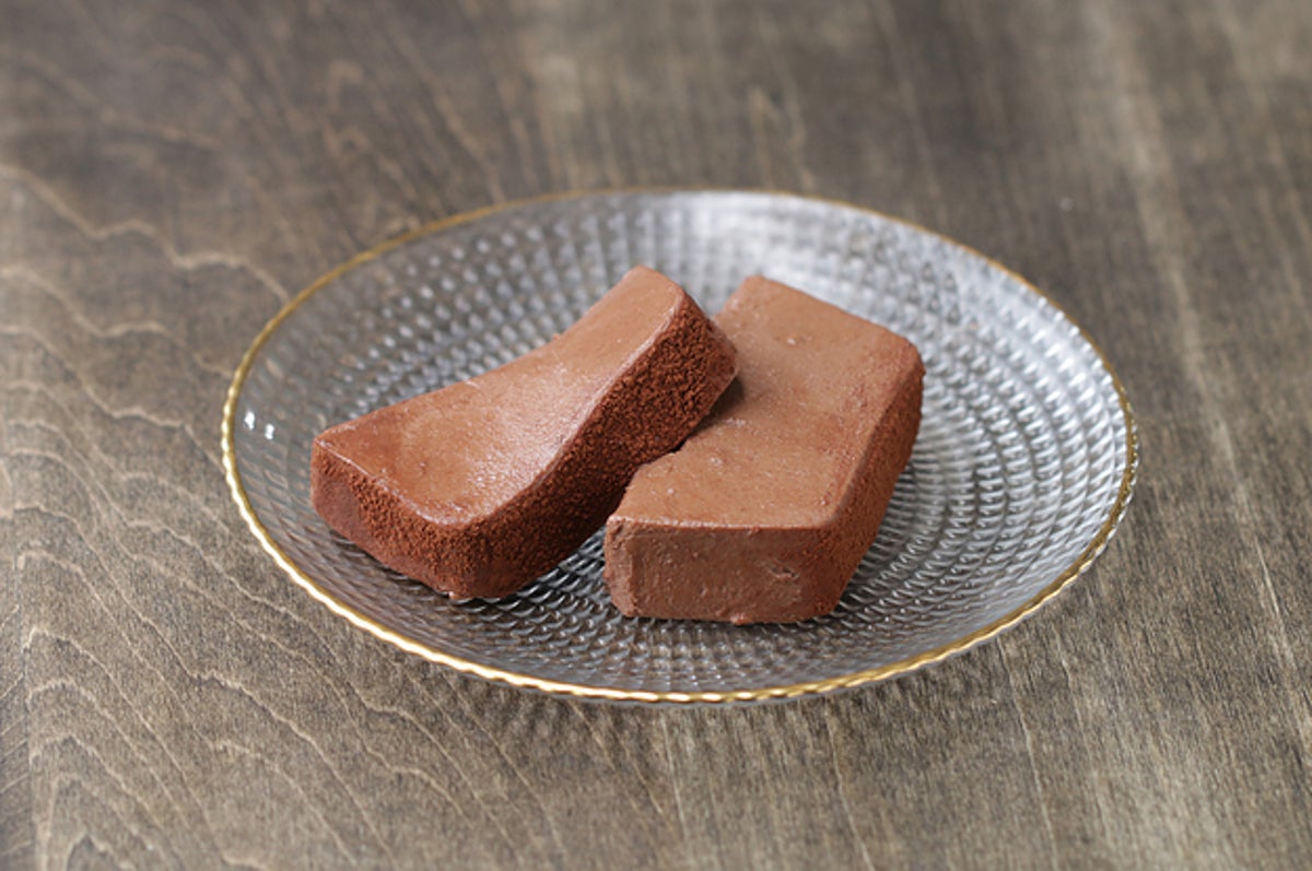 材料4つ なめらかチョコムースケーキ