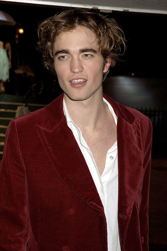 robert pattinson red velvet suit