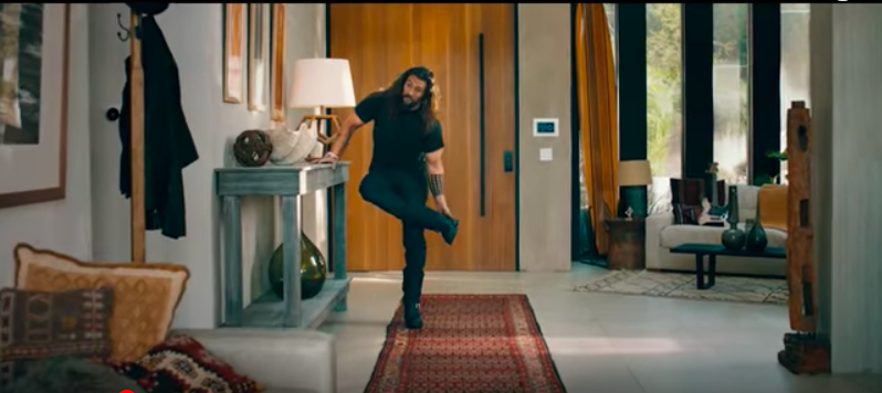 Jason Momoa's Creepy Super Bowl Commercial Traumatizing People For Life Is  A+ Entertainment - BroBible