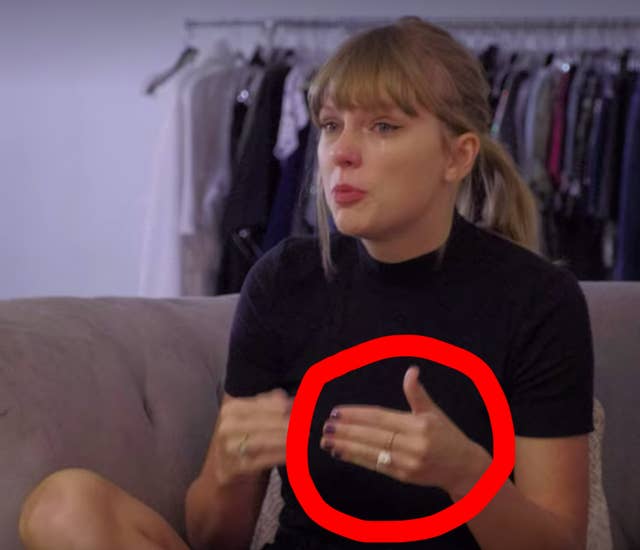 Taylor Swift Fans Are Convinced She's Wearing An Engagement Ring In "Miss Americana"