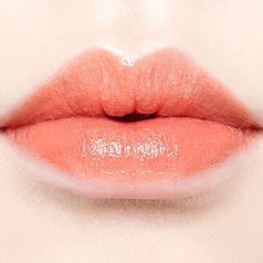 lips in shade peachy orange