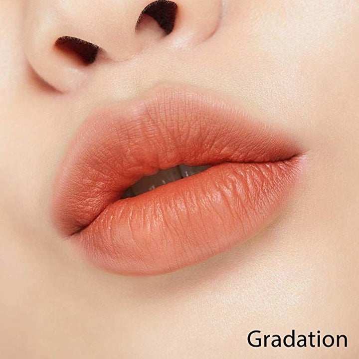 the color in a gradient faded effect on lips