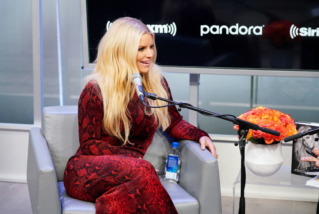 Jessica Simpson Says She Never Got A Gift From Nick Lachey In An ...