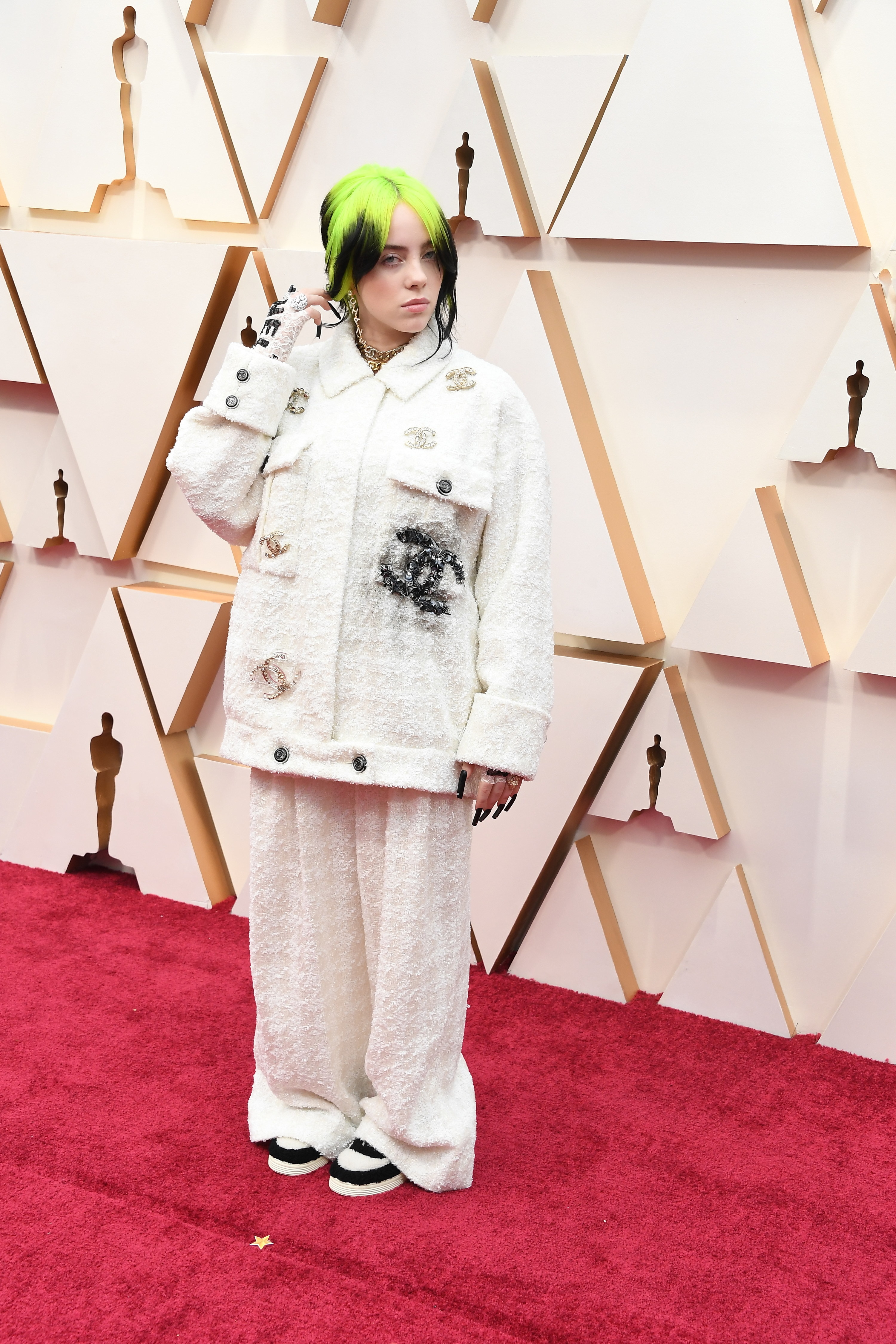 2020 Oscars: Billie Eilish Wore A Cozy Chanel Suit To The Red Carpet  Without Her Signature Veil Or Sunglasses