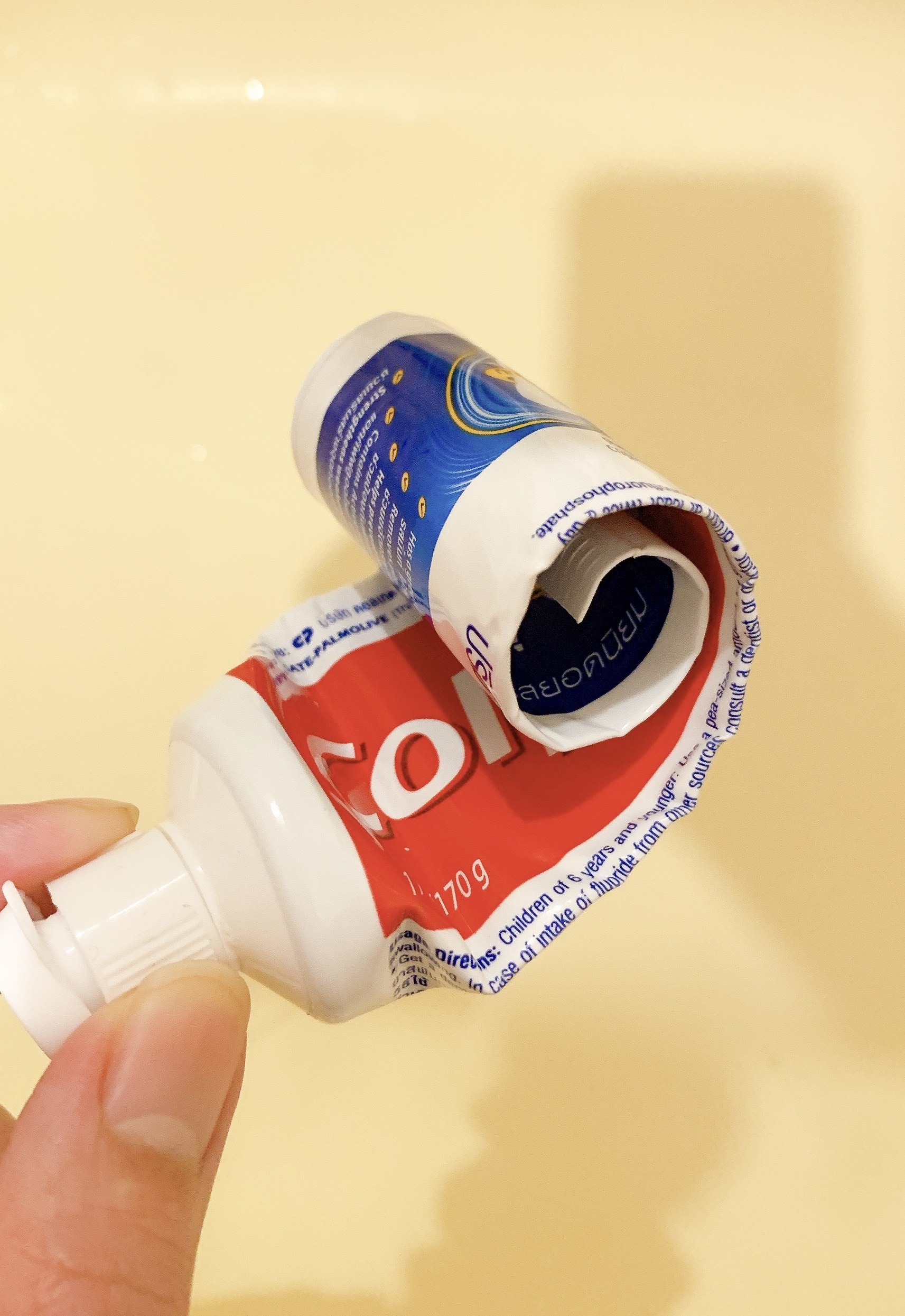 DAISO（ダイソー）の便利グッズ「チューブ絞り」歯磨き粉を使い切る最強アイテム