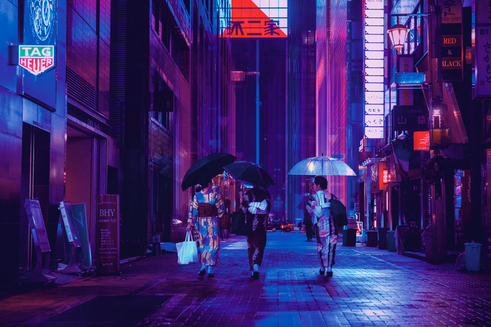 11 Neon-Soaked Portraits Of Tokyo At Night