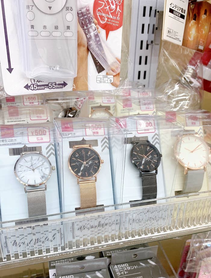 これ550円って 本当ですか ダイソーで見つけた 腕時計 がめっちゃオシャレなんですが