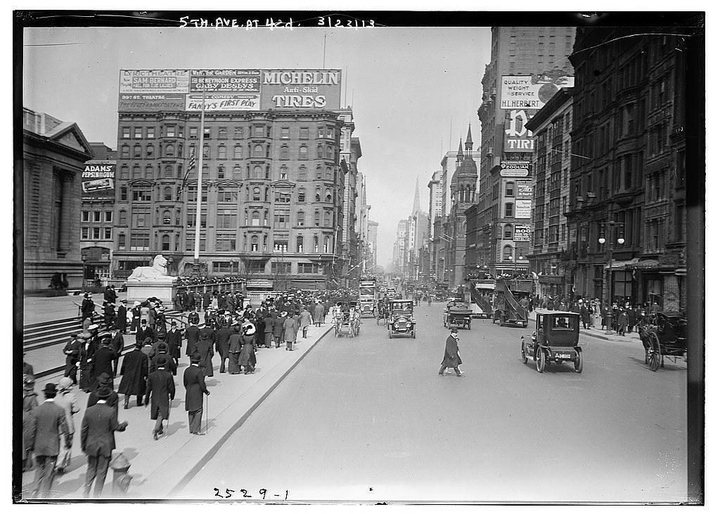 12 Remarkable Color Pictures Of St. Patrick's Day Parades From History