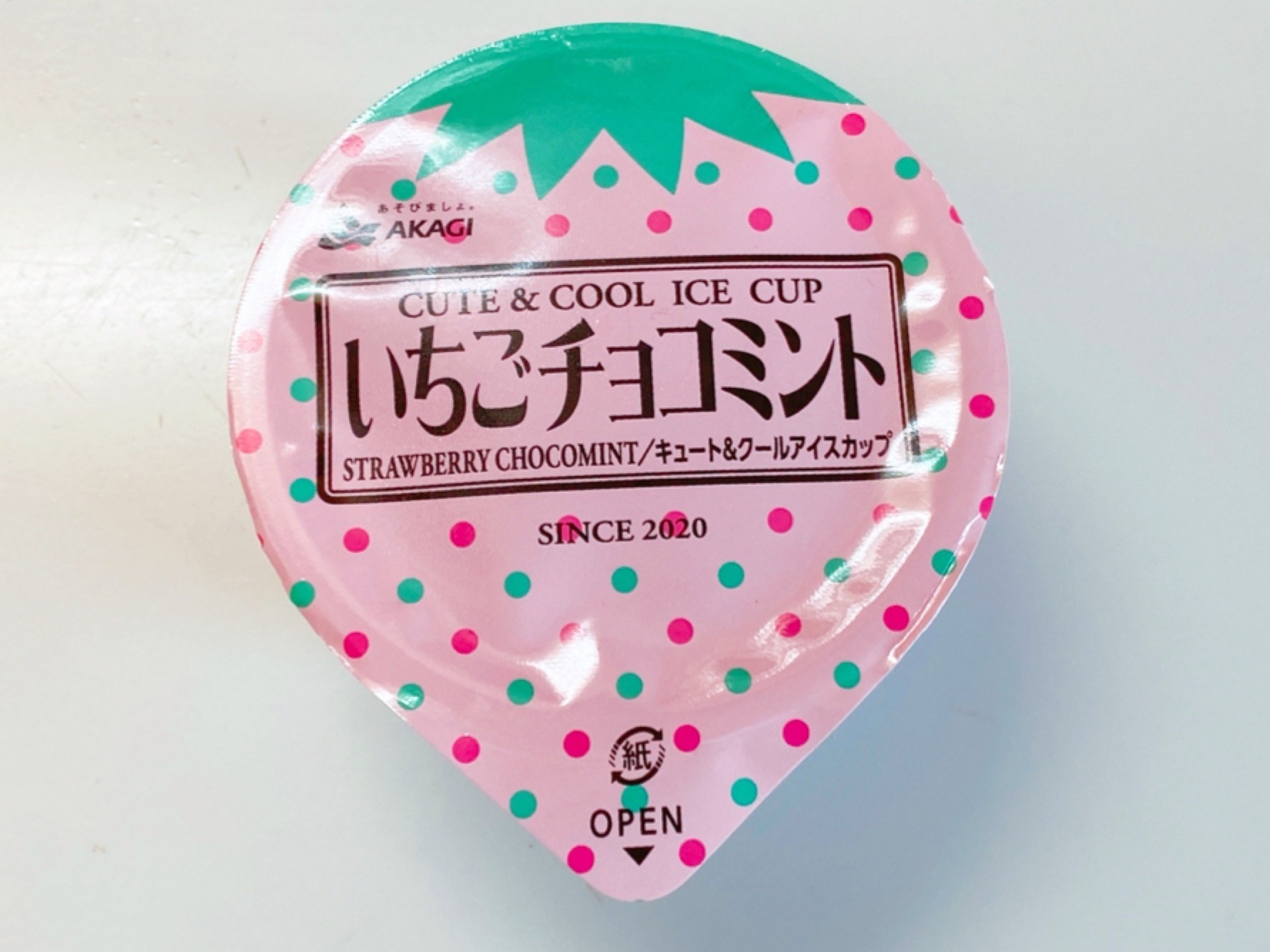 一瞬で幸せになる ファミマで見つけた いちごチョコミント がミント界最高のアイスだった