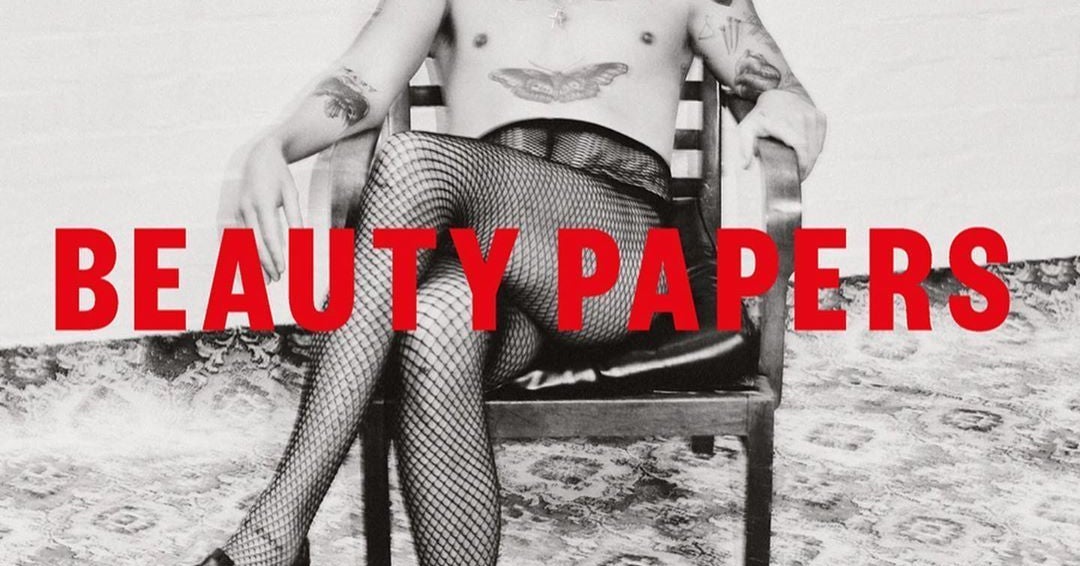 Harry Styles Wore Fishnet Tights And Gucci Lipstick In A New Photo Shoot And I Love To See It