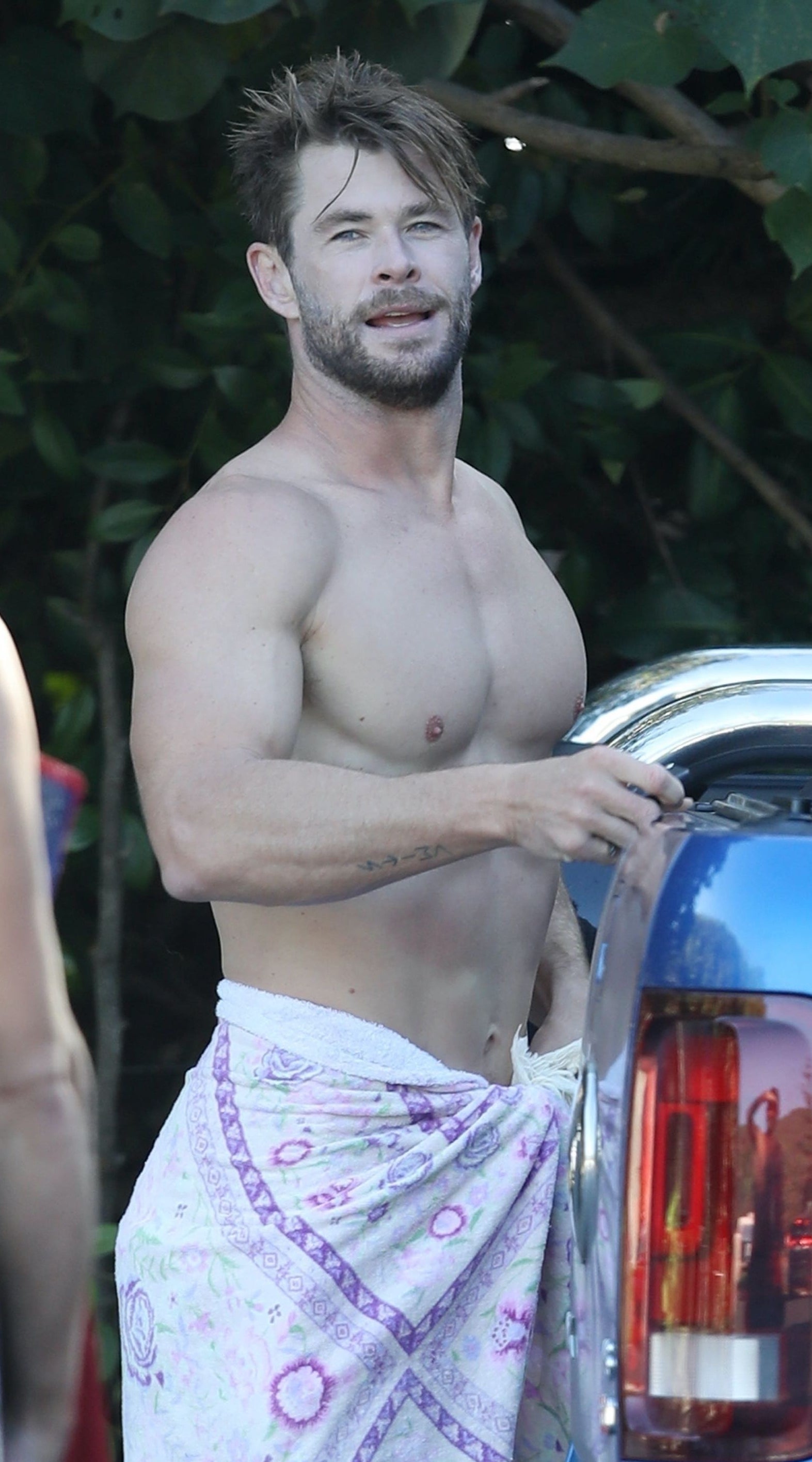 Celeb Chris Hemsworth Naked Body Images