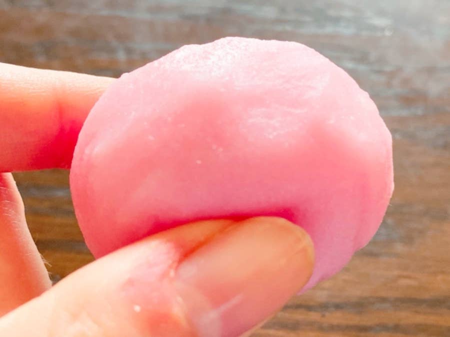 優しい甘さがいい セブンの 三色団子 がほっこりする美味しさです