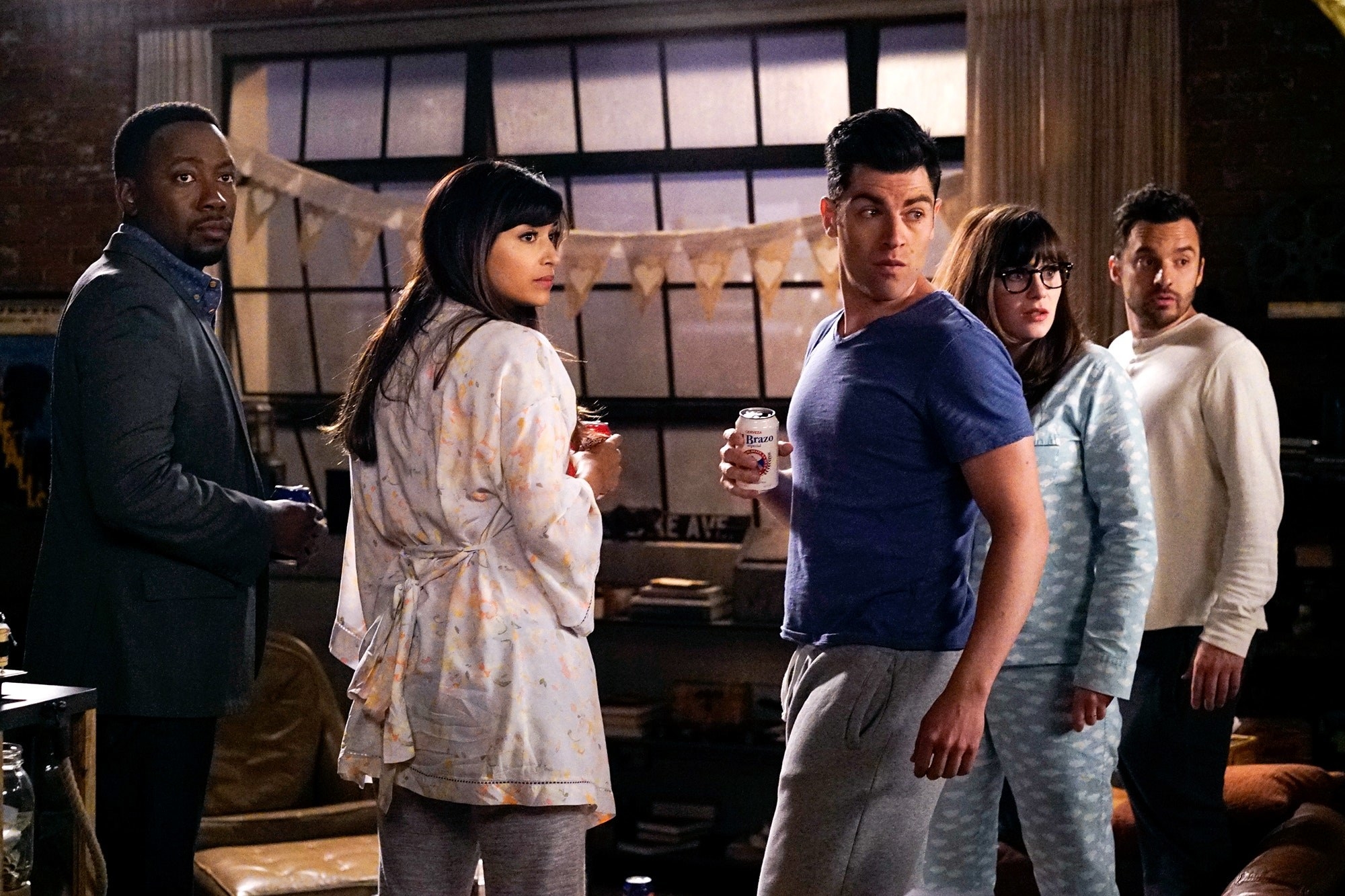 New girl. Фильм новенькая 2020. Сериал новенький 2021. Новенький сериал 2020. Новенькая фильм 2017.