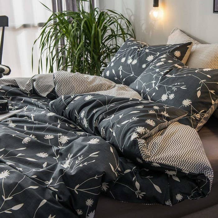 27 Pieces Of Bedding That Only Look Expensive
