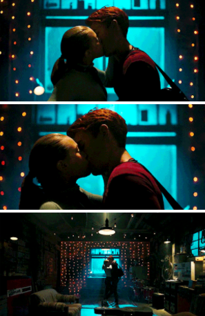 archie and betty kissing