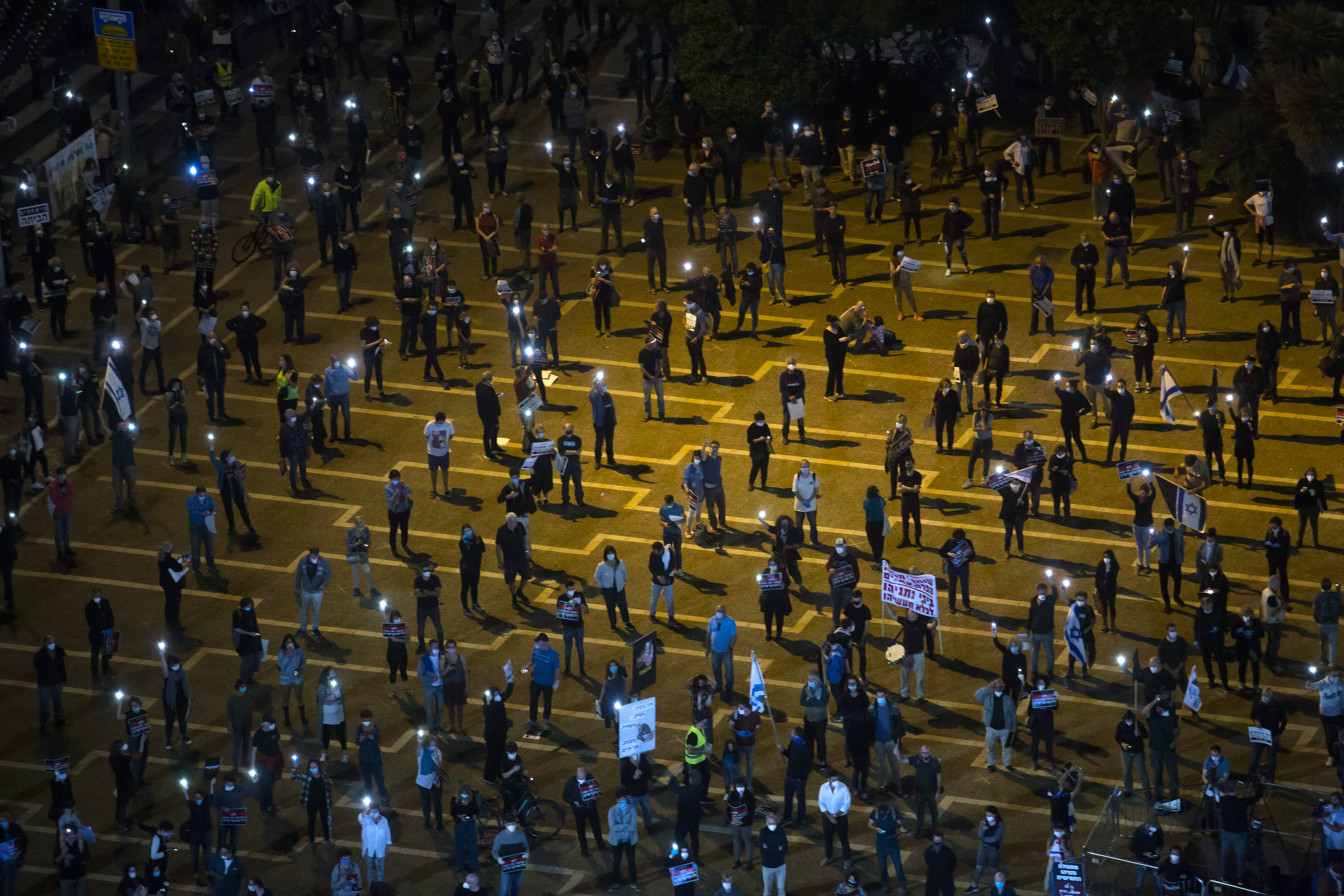 Society 2020. Митинги в Израиле. Протестующие Израиля вид сверху. Митинги в Израиле против Нетаньяху.