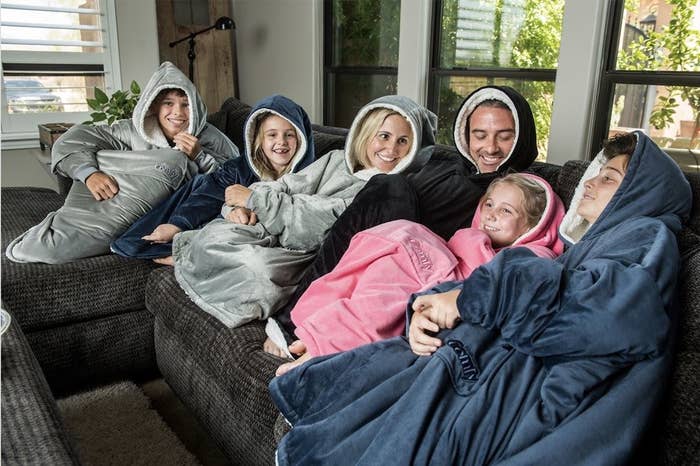 various family members wearing the comfy in different colors