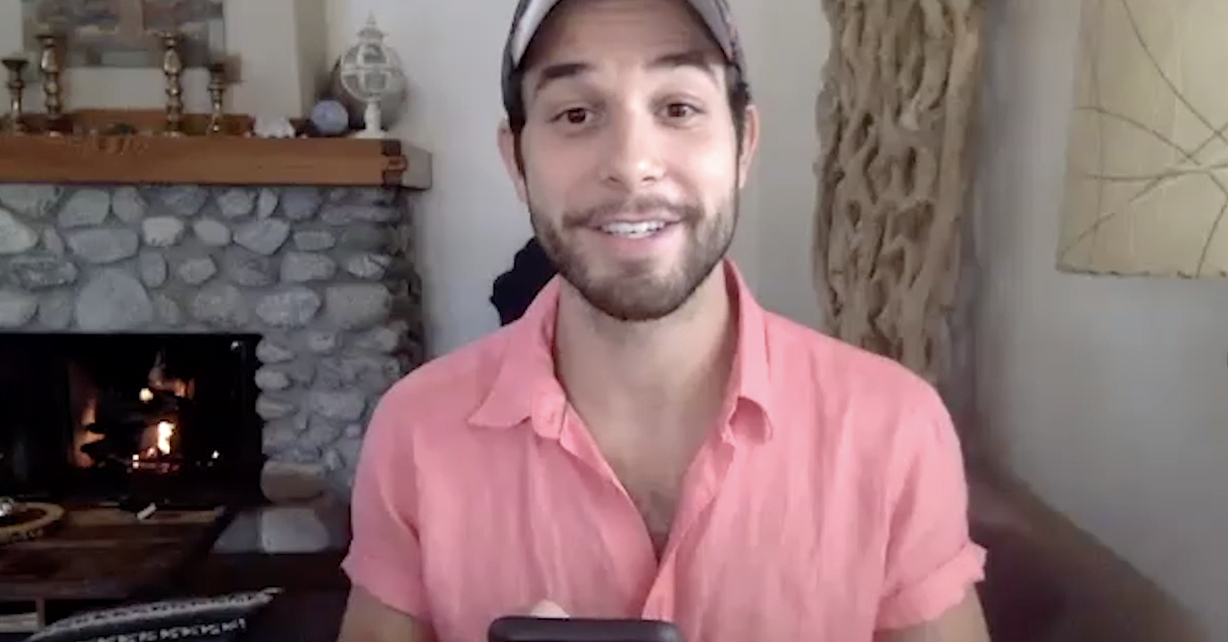 I Could Watch This Video Of Skylar Astin Reading Thirst Tweets Approx. 69 Times