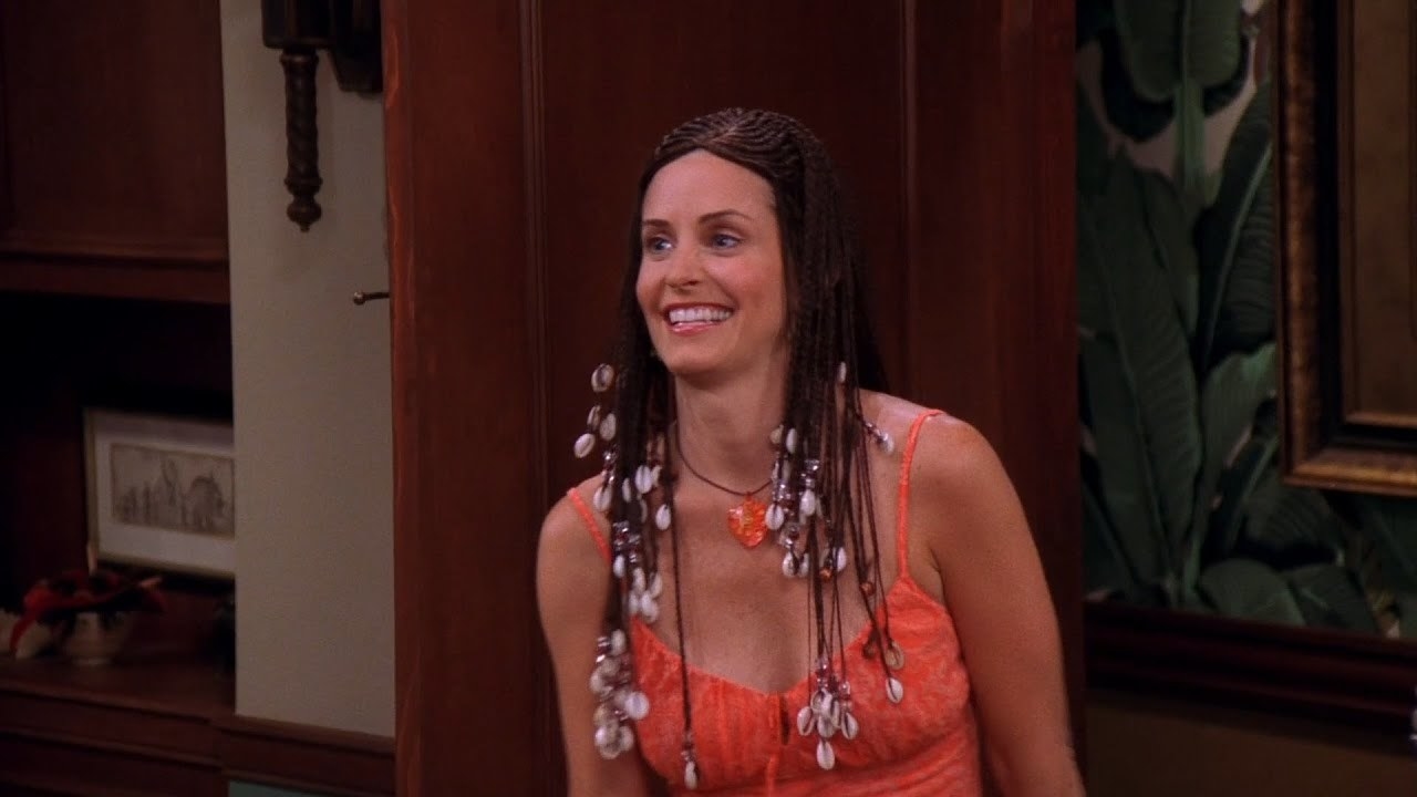 Monica Geller's Flipped Bangs Are the Perfect Fall Hair Inspo