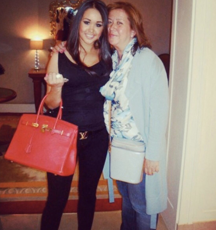 Kimberley pictured with her daughter. 