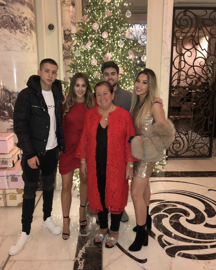 Kimberley pictured with her four children. 