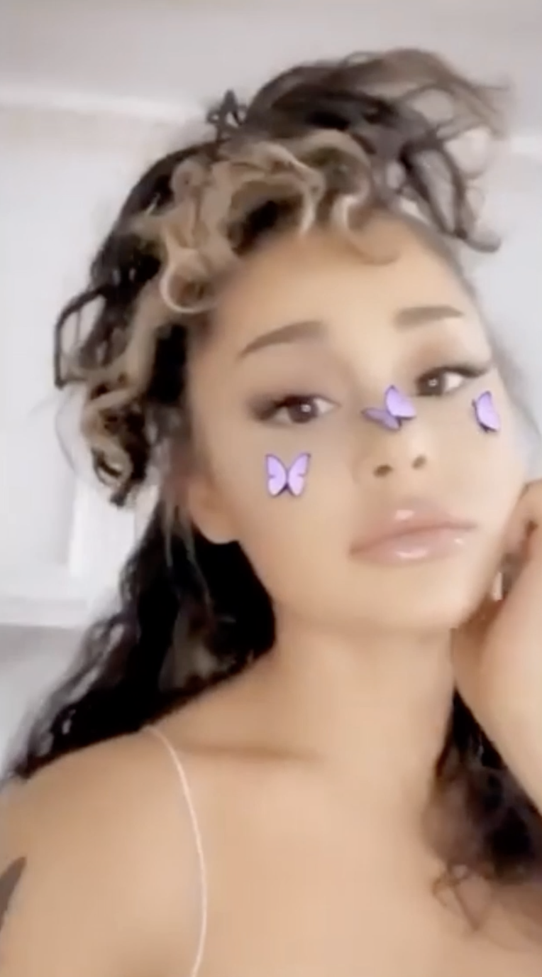 Ariana Grande Posted A Video Of Her Naturally Curly Hair In An Iconic  Ponytail And Even Her Fellow Celebs Are Shook
